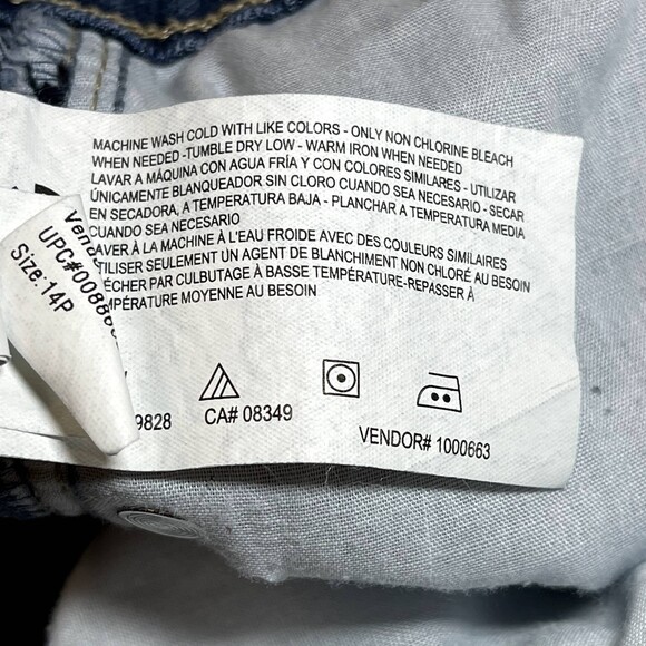 Gloria Vanderbilt | Petite Embroidered Amanda Capri | 14P - Picture 9 of 9